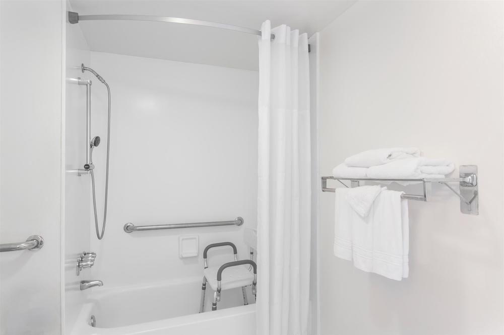 Days Inn By Wyndham West Palm Beach Extérieur photo