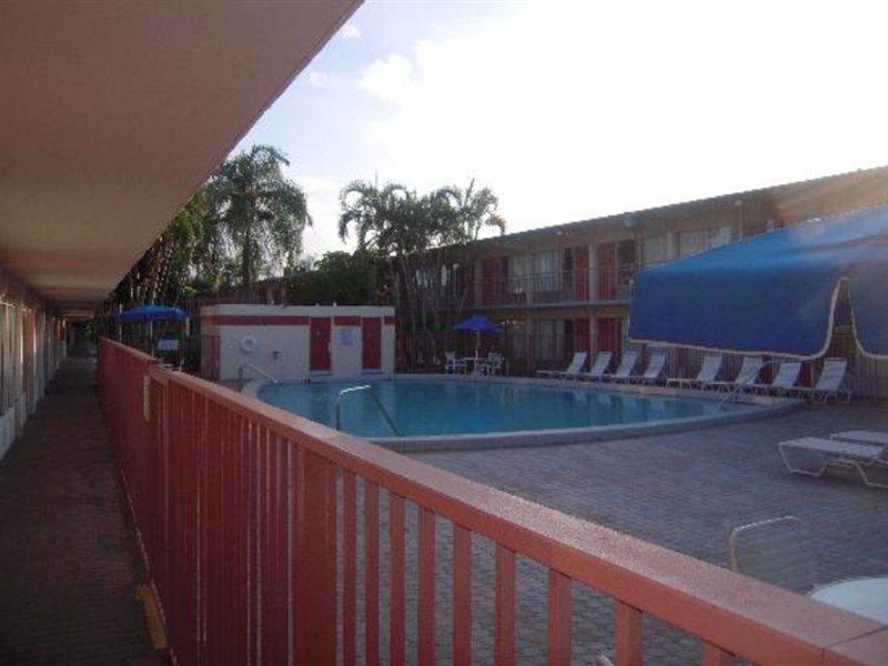 Days Inn By Wyndham West Palm Beach Extérieur photo