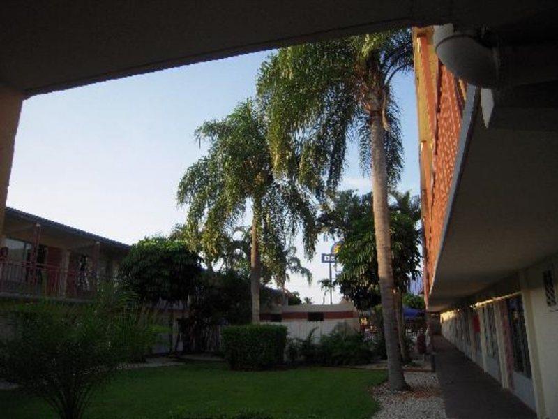 Days Inn By Wyndham West Palm Beach Extérieur photo