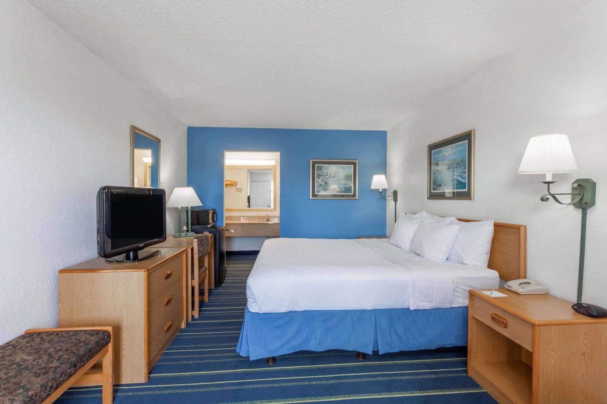 Days Inn By Wyndham West Palm Beach Extérieur photo