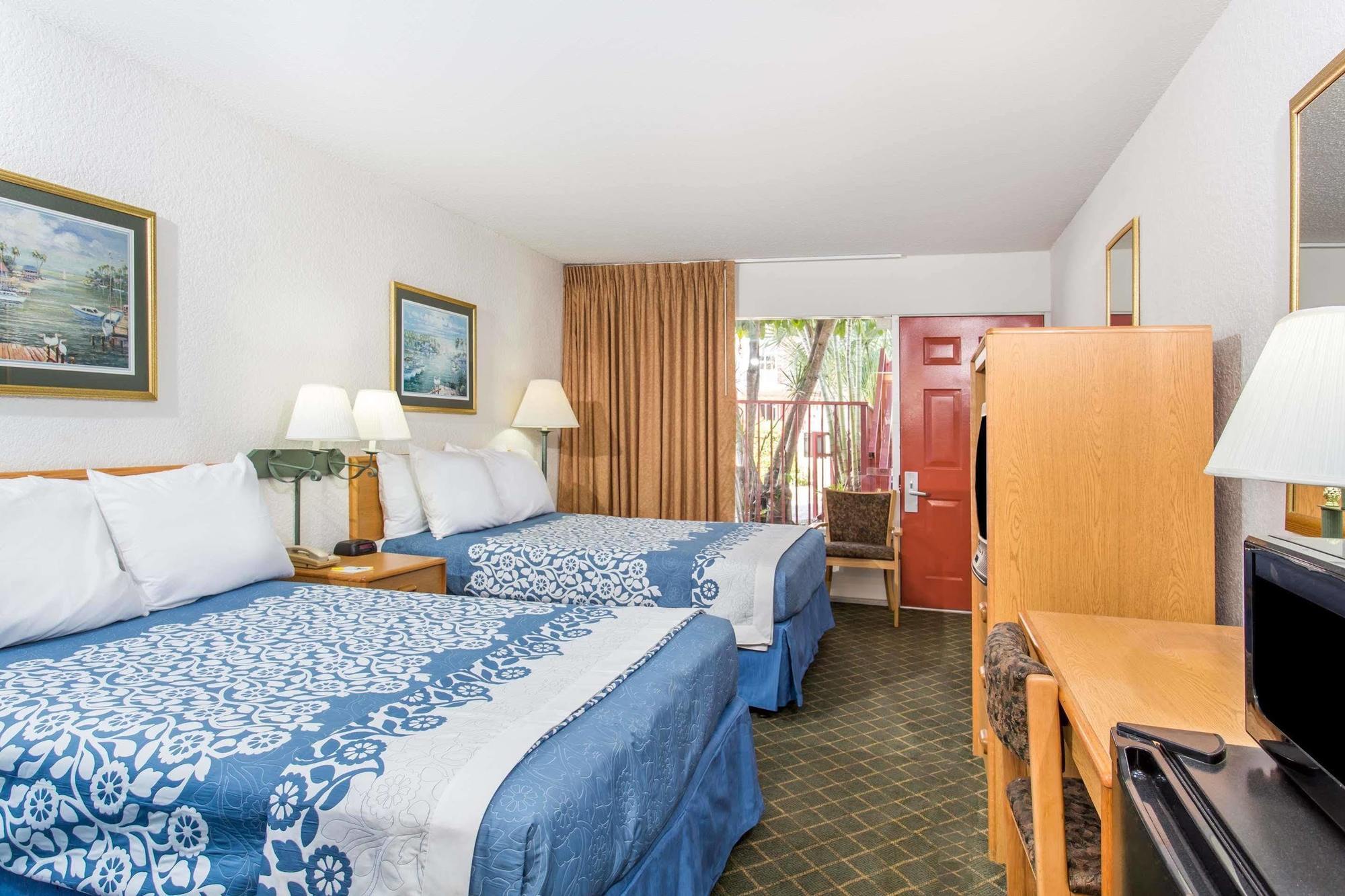Days Inn By Wyndham West Palm Beach Extérieur photo