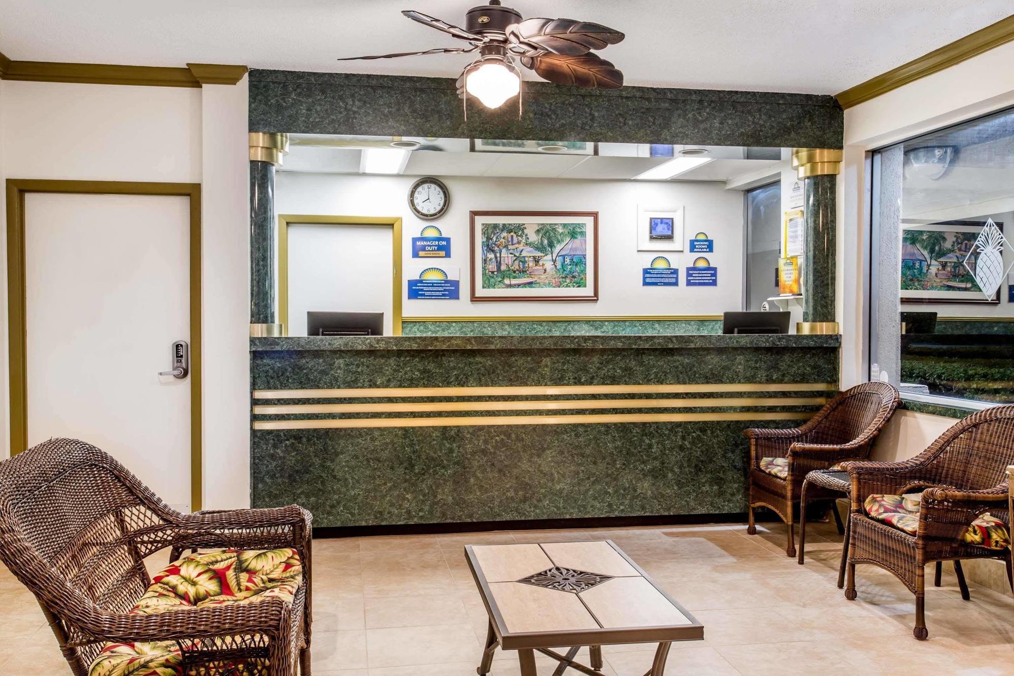 Days Inn By Wyndham West Palm Beach Extérieur photo